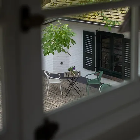 Alojamento de Acomodação e Pequeno-almoço Maison Bienvenue 3*
